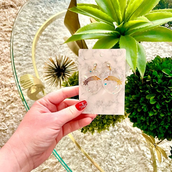 Acrylic Shooting Star Earrings - Picture 3 of 4